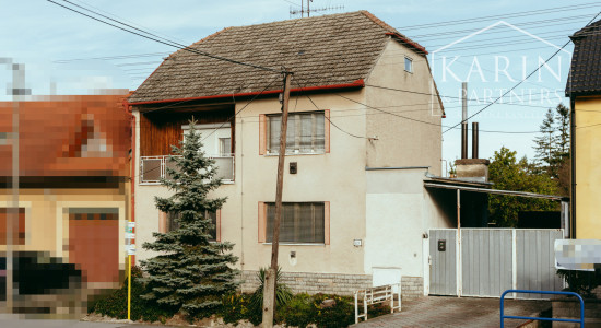 5i. rodinný dom v pôvodnom stave v obci Petrova Ves