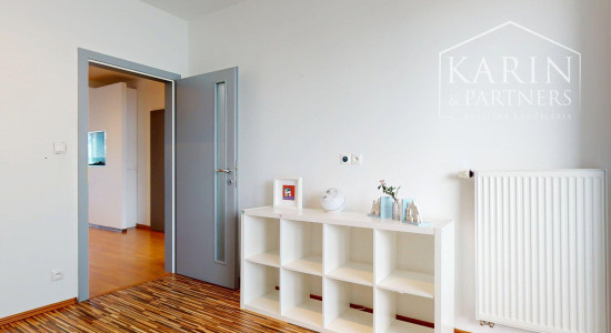 KOMPLETNE ŠTÝLOVO ZARIADENÝ 3I BYT S LODŽIOU A BALKÓNOM