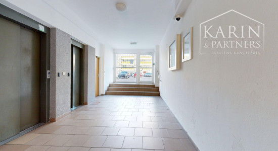 KOMPLETNE ŠTÝLOVO ZARIADENÝ 3I BYT S LODŽIOU A BALKÓNOM