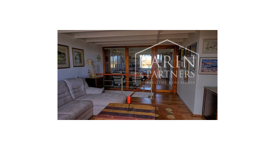 Predaj - 5 izbový, dvojgeneračný rodinný dom - Rajka Maďarsko