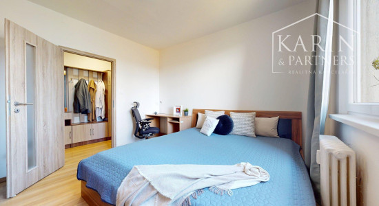 KOMPLETNE ZREKONŠTRUOVANÝ A ZARIADENÝ 2I BYT S PIVNICOU