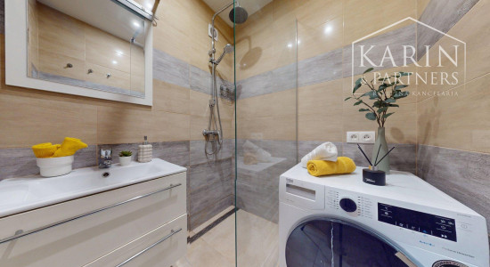 KOMPLETNE ZREKONŠTRUOVANÝ A ZARIADENÝ 2I BYT S PIVNICOU