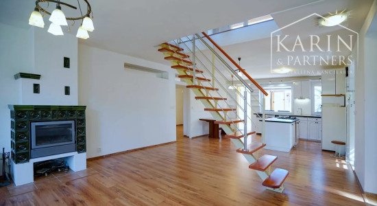 Predaj - 5 izbový, dvojgeneračný rodinný dom - Rajka Maďarsko