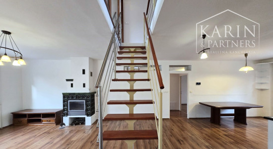 Predaj - 5 izbový, dvojgeneračný rodinný dom - Rajka Maďarsko