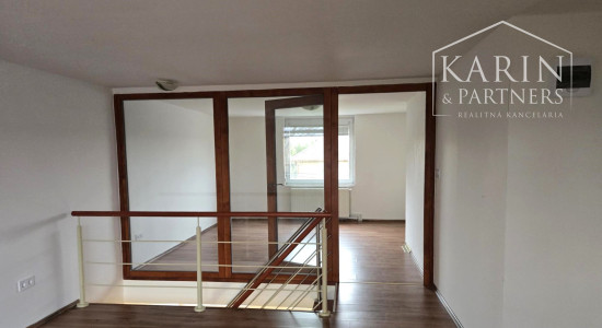 Predaj - 5 izbový, dvojgeneračný rodinný dom - Rajka Maďarsko