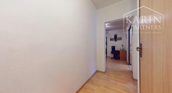 KOMPLETNE ZARIADENÝ 3I BYT S 2 LODŽIAMI A PIVNICOU