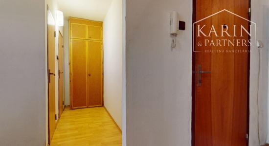 KOMPLETNE ZARIADENÝ 3I BYT S 2 LODŽIAMI A PIVNICOU