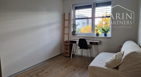 4 izbový RD 100m2 so záhradou 144m2, solárne panely, 2x parking, pokojná časť Rovinky