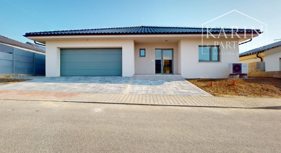 Na predaj novostavba 4 - izbový rodinný dom s dvoj garážou, Holíč.