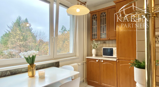 Prenájom Príjemný 3-izbový byt s balkónom a home office priestorom-Nitra Chrenová