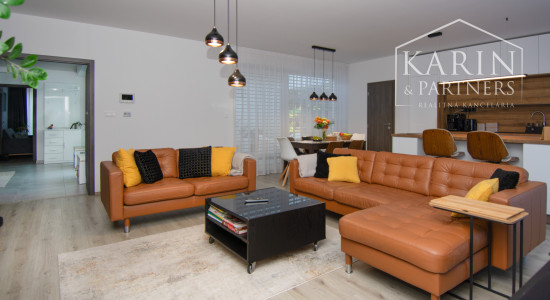 Nadštandardný 4 izbový rodinný dom s veľkou záhradou a komfortným vybavením, Šamorín