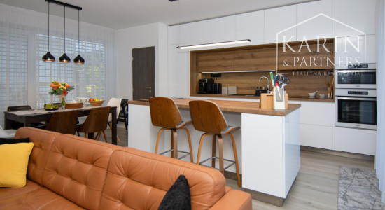 Nadštandardný 4 izbový rodinný dom s veľkou záhradou a komfortným vybavením, Šamorín