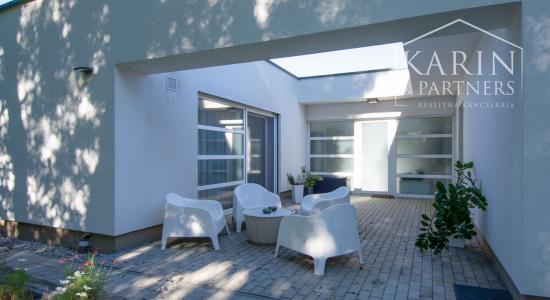 Nadštandardný 4 izbový rodinný dom s veľkou záhradou a komfortným vybavením, Šamorín