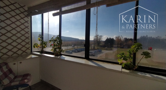 Garsónka! 38,44 m2 s loggiou a pivničnou kobkou, ul. Jána Jonáša, Devínska Nová Ves, BA IV.