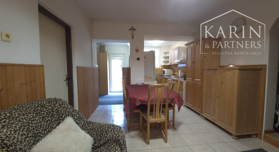 KOMPLETNE ZARIADENÝ 4I RODINNÝ DOM PO REKONŠTRUKCII