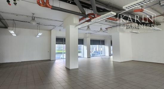 PRENÁJOM-Obchodné priestory 335 m2 s výkladmi do ulice-Tomášiková ul.
