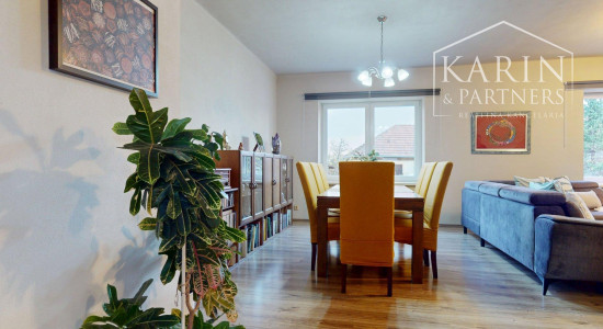 ZREKONŠTRUOVANÝ A ZARIADENÝ RODINNÝ DOM V KRÁĽOVEJ