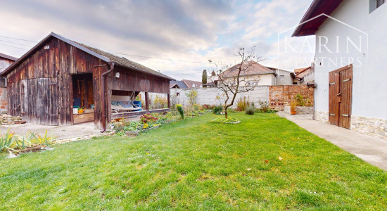 ZREKONŠTRUOVANÝ A ZARIADENÝ RODINNÝ DOM V KRÁĽOVEJ