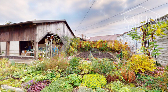 ZREKONŠTRUOVANÝ A ZARIADENÝ RODINNÝ DOM V KRÁĽOVEJ