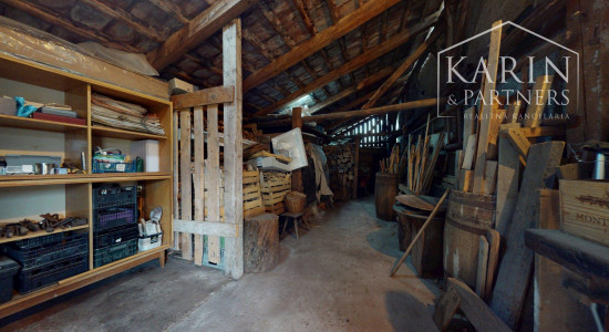 ZREKONŠTRUOVANÝ A ZARIADENÝ RODINNÝ DOM V KRÁĽOVEJ