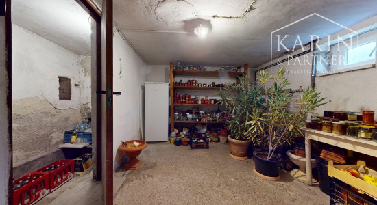 ZREKONŠTRUOVANÝ A ZARIADENÝ RODINNÝ DOM V KRÁĽOVEJ