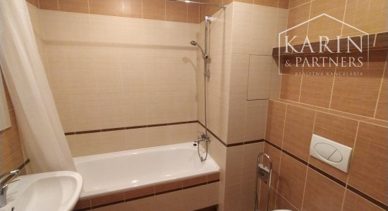 Garsónka! 38,44 m2 s loggiou a pivničnou kobkou, ul. Jána Jonáša, Devínska Nová Ves, BA IV.