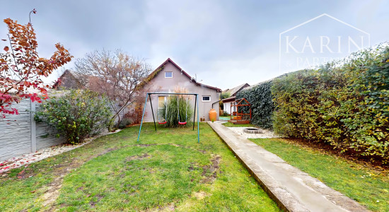 EXKLUZÍVNY, KOMPLETNE ZREKONŠTRUOVANÝ DOM S BAZÉNOM A LETNOU KUCHYŇOU