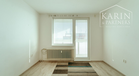 3i byt s dvoma balkónmi v blízkosti centra mesta Senica