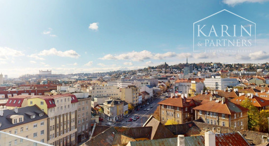 KOMPLETNE VKUSNE A KVALITNE ZARIADENÝ 2I BYT S LODŽIOU A GARÁŽOVÝM STOJISKOM