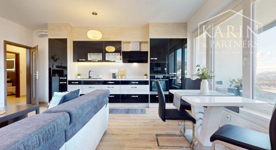 KOMPLETNE VKUSNE A KVALITNE ZARIADENÝ 2I BYT S LODŽIOU A GARÁŽOVÝM STOJISKOM