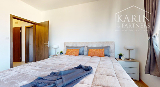 KOMPLETNE VKUSNE A KVALITNE ZARIADENÝ 2I BYT S LODŽIOU A GARÁŽOVÝM STOJISKOM