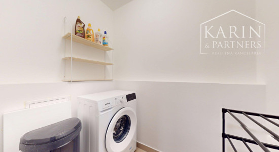 KOMPLETNE VKUSNE A KVALITNE ZARIADENÝ 2I BYT S LODŽIOU A GARÁŽOVÝM STOJISKOM