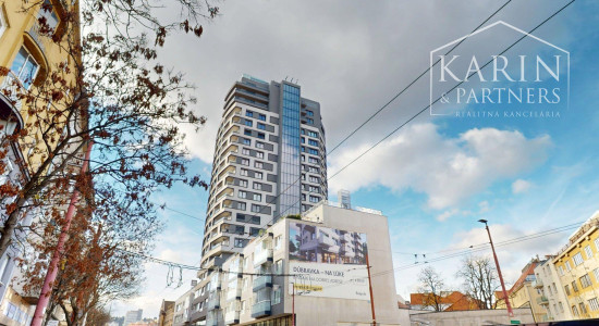 KOMPLETNE VKUSNE A KVALITNE ZARIADENÝ 2I BYT S LODŽIOU A GARÁŽOVÝM STOJISKOM