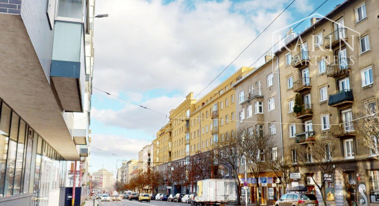 KOMPLETNE VKUSNE A KVALITNE ZARIADENÝ 2I BYT S LODŽIOU A GARÁŽOVÝM STOJISKOM