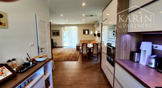 Na predaj novostavba rodinného domu s krásnym udržiavaným pozemkom, v súkromnou areáli, Dvory nad Žitavou