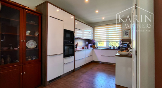 Na predaj novostavba rodinného domu s krásnym udržiavaným pozemkom, v súkromnou areáli, Dvory nad Žitavou