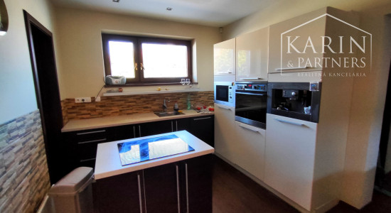 NA PREDAJ: Rodinný dom 5i, dvojgaráž, novostavba, Nové Zámky