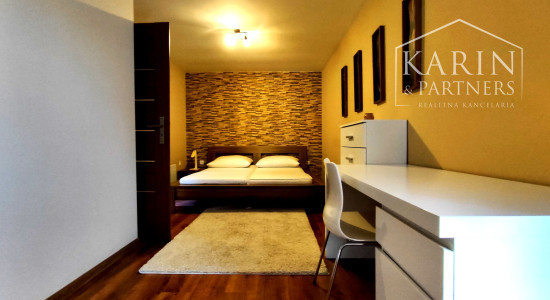 NA PREDAJ: Rodinný dom 5i, dvojgaráž, novostavba, Nové Zámky