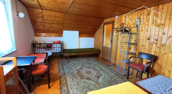 Prenájom - Štýlové bývanie s vlastnou záhradou – prenájom útulného rodinného domu v Radave