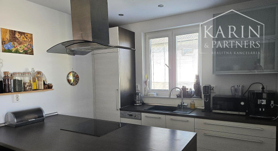 PREDAJ - PRÉMIOVÝ NÍZKOENERGETICKÝ DOM A+ V RAJKE - MAĎARSKO