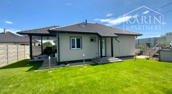 PREDAJ - PRÉMIOVÝ NÍZKOENERGETICKÝ DOM A+ V RAJKE - MAĎARSKO