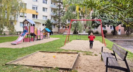 Súrne hľadám 2-izb byt s balkónom na ul. A. Kubinu v Trnave