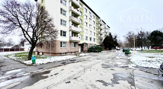 Väčší zrekonštruovaný 2-izbový byt s loggiou, Holíč - D. Rapanta