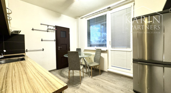 Väčší zrekonštruovaný 2-izbový byt s loggiou, Holíč - D. Rapanta