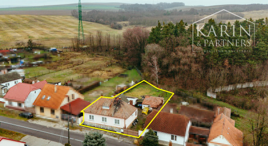 5i rodinný dom v pôvodnom stave pri lese v meste Šaštín-Stráže