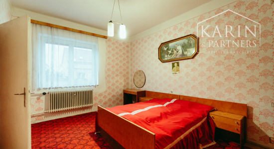 5i rodinný dom v pôvodnom stave pri lese v meste Šaštín-Stráže