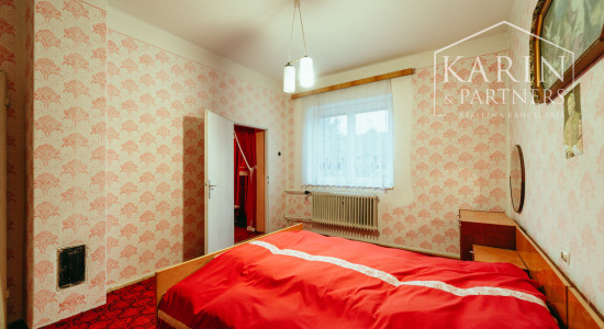 5i rodinný dom v pôvodnom stave pri lese v meste Šaštín-Stráže