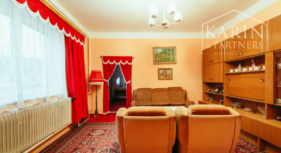 5i rodinný dom v pôvodnom stave pri lese v meste Šaštín-Stráže