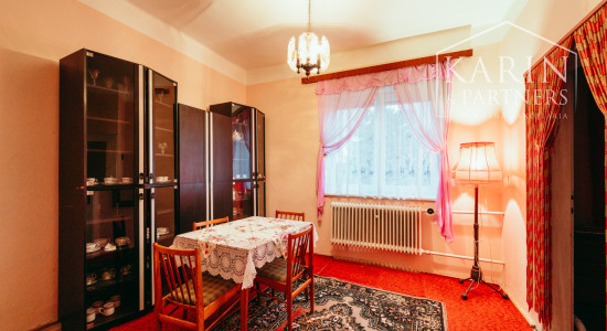 5i rodinný dom v pôvodnom stave pri lese v meste Šaštín-Stráže