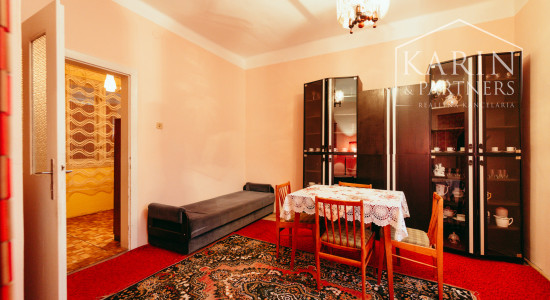 5i rodinný dom v pôvodnom stave pri lese v meste Šaštín-Stráže